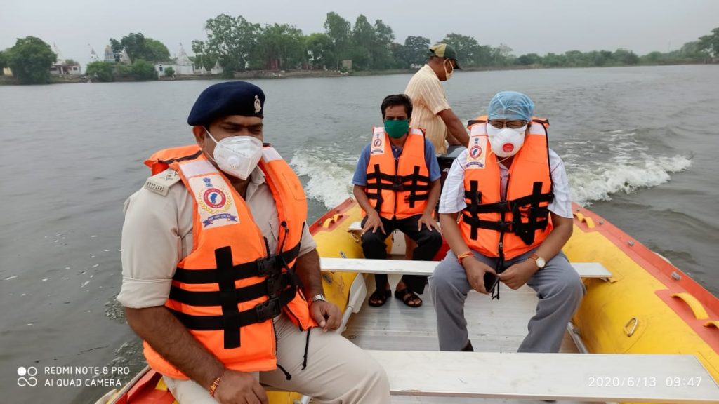 बाढ़-आपदा से बचाव के लिए नगर सेना की टीम तैयार  अपर कलेक्टर की मौजूदगी में किया मॉकड्रिल