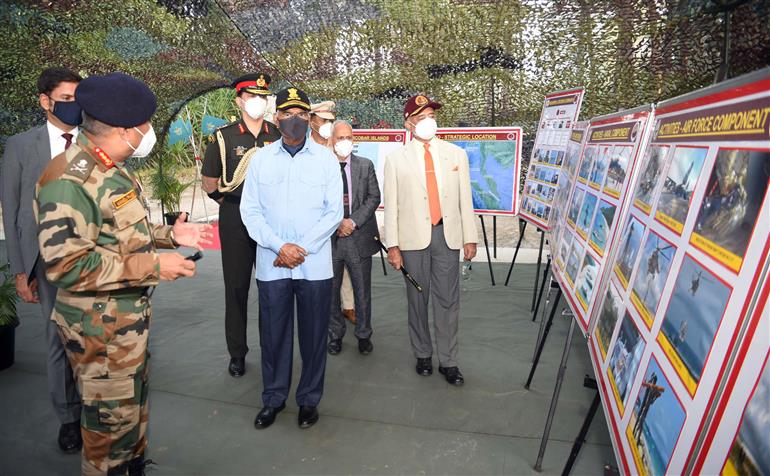 राष्ट्रपति अंडमान निकोबार कमान द्वारा स्वराज द्वीप में शानदार सामरिक प्रदर्शन के साक्षी बने