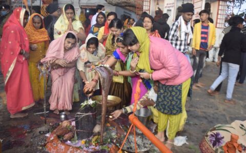 राजिम माघी पुन्नी मेला आज से प्रारंभ, माघ पूर्णिमा पर श्रद्धालुओं ने लगाई त्रिवेणी संगम में डुबकी