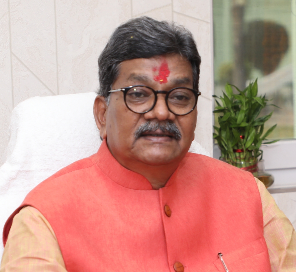 विधानसभा अध्यक्ष डॉ चरणदास महंत ने आखिर क्यों कहा- “नासै रोग हरे सब पीरा, जपत निरंतर हनुमत बीरा