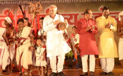 वीडियो : बस्तर बैंड की धुन पर जमकर थिरके मुख्यमंत्री भूपेश बघेल