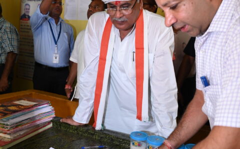 मुख्यमंत्री ने छोटेडोंगर राशन दुकान का किया निरीक्षण