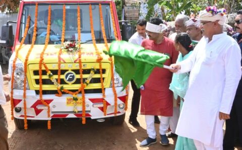 नानगुर में आज मुख्यमंत्री ने दी सर्वसुविधायुक्त एम्बुलेंस की सौगात