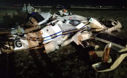 वीडियो : एयरपोर्ट पर लैंडिंग के दौरान सरकारी हेलीकॉप्टर क्रैश, दोनों पायलट की मौत, सीएम ने जताया दुख