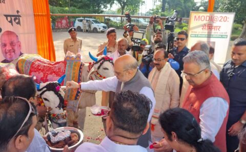 वीडियो : अमित शाह ने छत्तीसगढ़ी त्यौहार पोरा पर बैल की इस तरीके से की पूजा, देखिए वीडियो…