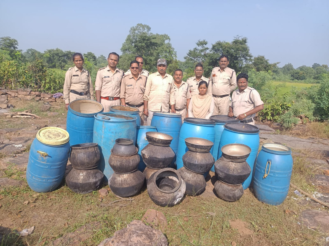 कलेक्टर पी.एस.एल्मा के निर्देश पर आबकारी अमले ने की अवैध शराब के विरूद्ध कार्रवाई