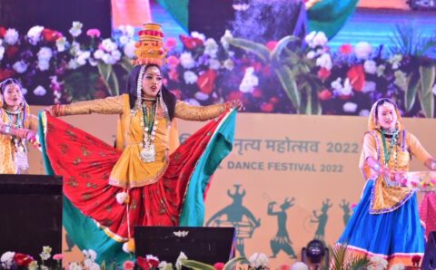 हमारे सुआ नृत्य की तरह ही उत्तरप्रदेश का है झींझी नृत्य..