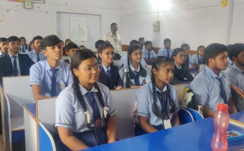 स्वामी आत्मानंद इंग्लिश मीडियम स्कूल में उच्च स्तरीय सुविधाओं के साथ मिल रही है गुणवत्तापूर्ण निःशुल्क शिक्षा