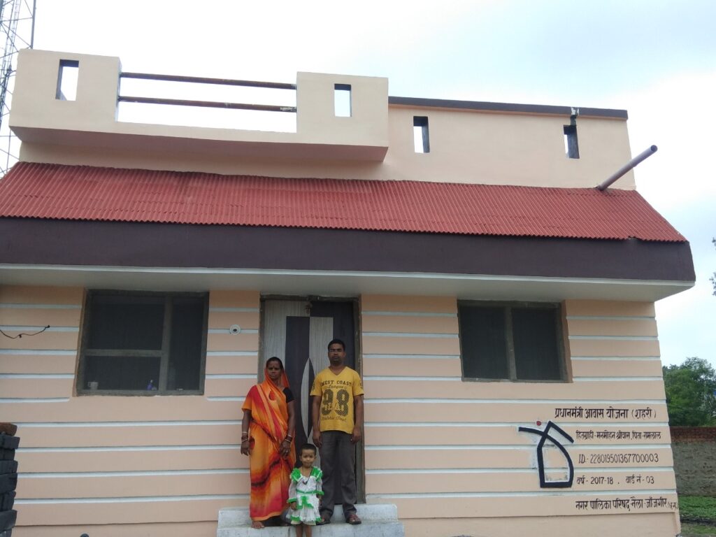 प्रधानमंत्री आवास योजना (ग्रामीण और शहरी) के हितग्राहियों को राशि हुई जारी