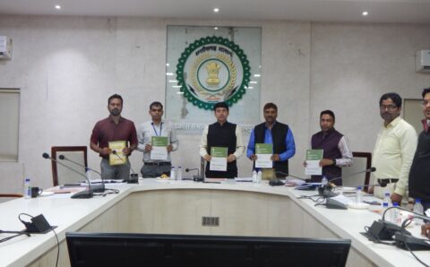 नाबार्ड द्वारा वर्ष 2023-24 के लिए रायपुर जिले की संभाव्यतायुक्त ऋण योजना प्रस्तुत किया गया