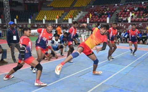 कबड्डी प्रतियोगिता में खिलाड़ियों ने दिखाया अपना दम