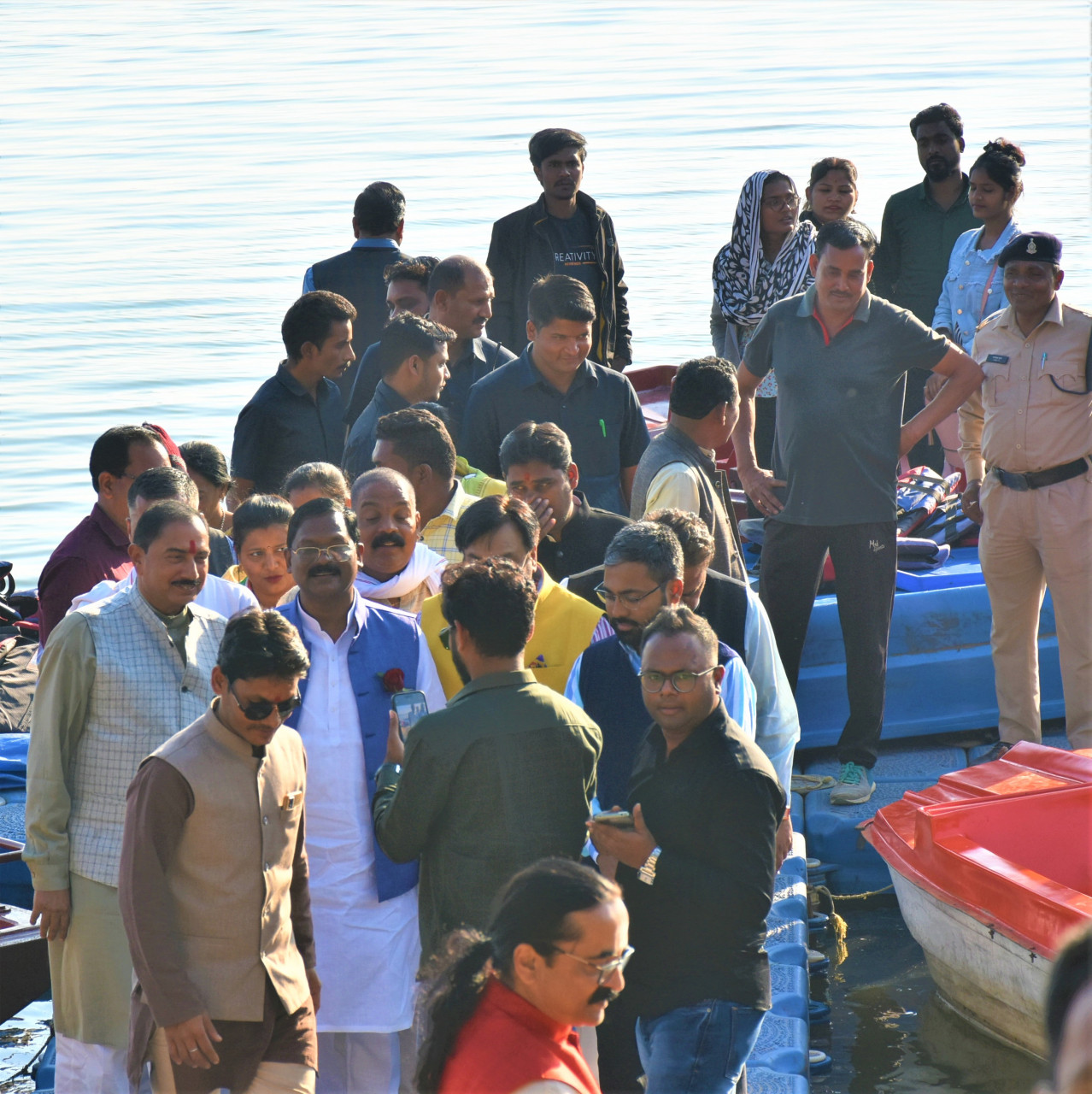 संस्कृति मंत्री अमरजीत भगत वन चेतना केन्द्र कुहरी और इको पर्यटन कोडार जलाशय पहुंचे