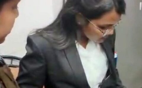 फर्जी वकील महिला पर केस,सवा लाख रूपये भी बरामद,सीनियर वकील की तलाश