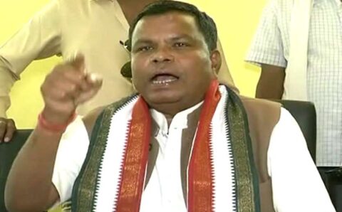 राज्य में धर्मांतरण नहीं हो रहा, साबित किया तो राजनीति छोड़ दूंगा, वरना आप पंडिताई छोड़ें