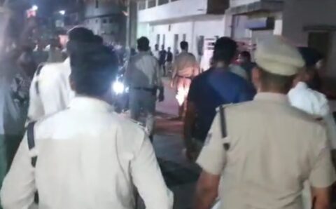 गंगा जमना स्कूल संचालक के कई ठिकानों पर छापा,एक मैथ्स टीचर समेत कुछ और लोग गिरफ्तार, बयान देने से बच रही पुलिस…