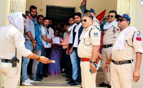 नई शिक्षा नीति में संशोधन की मांग, NSUI ने कॉलेज के प्राचार्य को सौंपा ज्ञापन, बदलाव नहीं होने पर चरणबद्ध आंदोलन की दी चेतावनी…