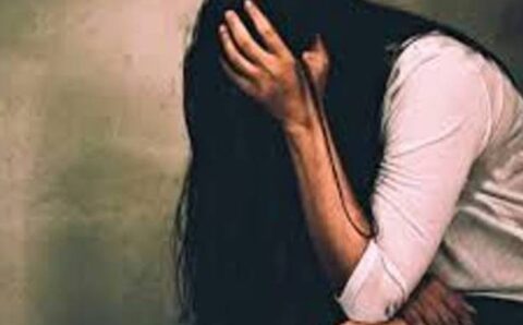 ‘मैंने जहर पीया,ताकि भाई-बहन अनाथ न हों,10वीं की छात्रा को दबंग ने दी धमकी,किसी को बताने पर पापा को मारने की धमकी