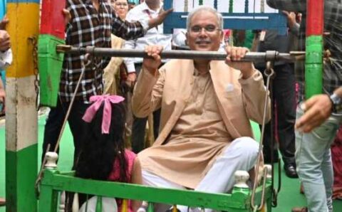 मुख्यमंत्री बघेल ने तीजा-पोरा तिहार मे करु भात खिलाने से लेकर साज-श्रृंगार और विदाई की निभाई रस्में…