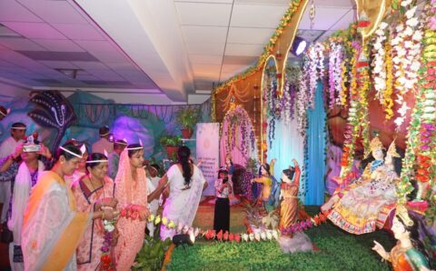 ईश्वरीय विश्व विद्यालय के पीस ऑडिटोरियम में हर्षोल्लास के साथ मनाया गया श्री कृष्ण जन्माष्टमी पर्व