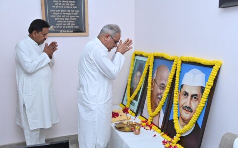 मुख्यमंत्री ने महात्मा गांधी, पूर्व स्वर्गीय प्रधानमंत्री लाल बहादुर शास्त्री और शायर हाजी हसन अली को उनकी जयंती पर किया नमन…