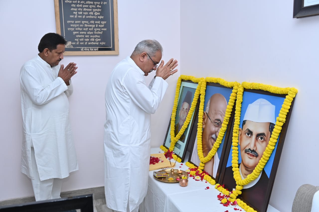 मुख्यमंत्री ने महात्मा गांधी, पूर्व स्वर्गीय प्रधानमंत्री लाल बहादुर शास्त्री और शायर हाजी हसन अली को उनकी जयंती पर किया नमन…