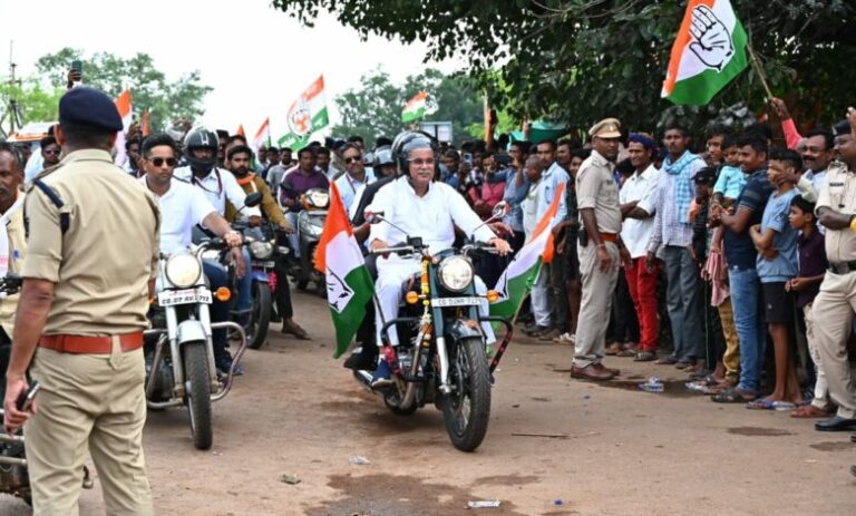 “Baghel on bullet”,मुख्यमंत्री  समेत विधायको ने निकली कांग्रेस की “भरोसा यात्रा”