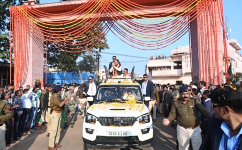 मुख्यमंत्री साय ने सौरभ सागर द्वार का किया लोकार्पण…और प्रारंभ किया रोड शो…
