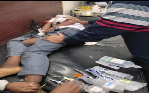स्कूटी सवार छात्रों को मिनी ट्रक ने मारी टक्कर, हालत अभी गंभीर…