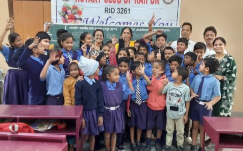खेल खेल में सभी विषयों की हुई पढ़ाई, बैग लेस डे मे हुई खिलोना आधारित कार्यशाला…
