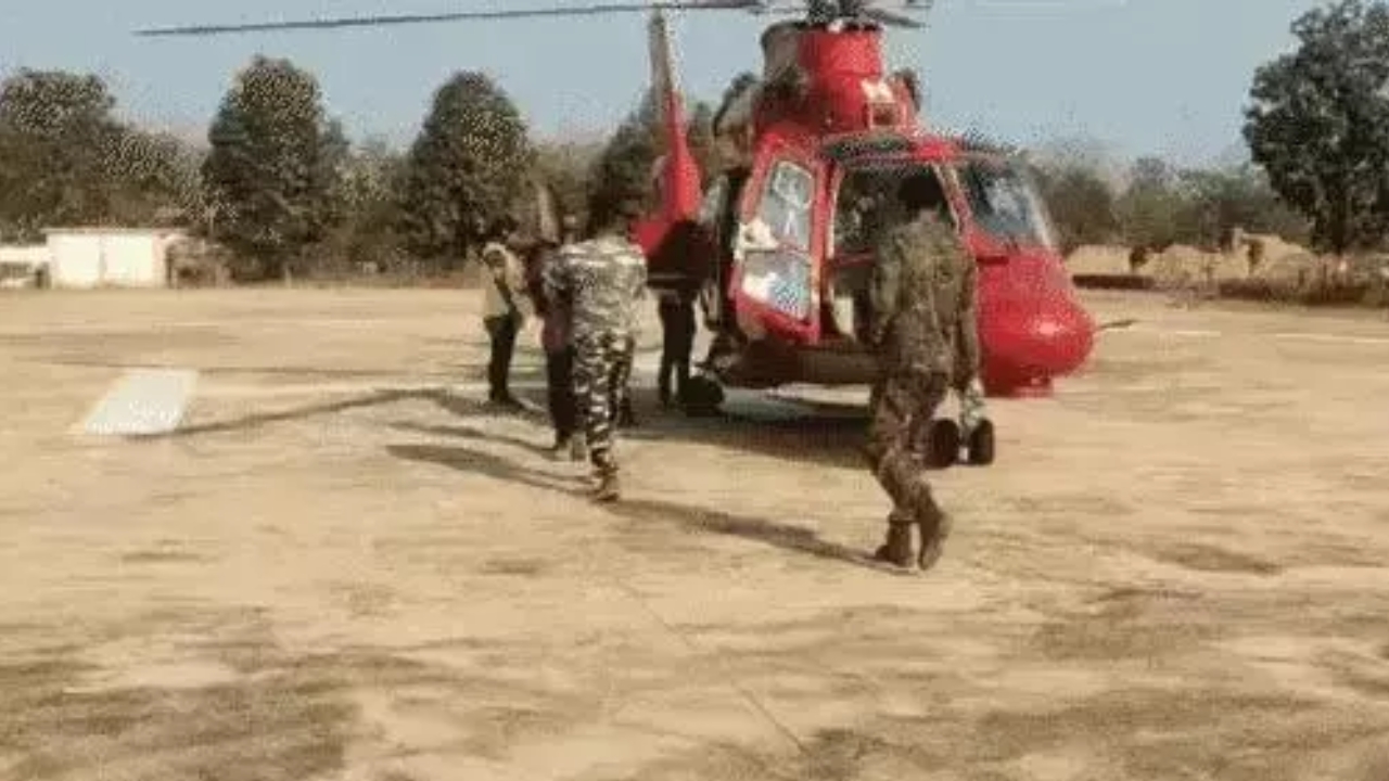 नक्सल इलाके में 36 बोर्ड के स्टूडेंट्स के लिए परीक्षा केंद्र स्थापित, हेलीकॉप्टर से भेजे गए प्रश्न पत्र…