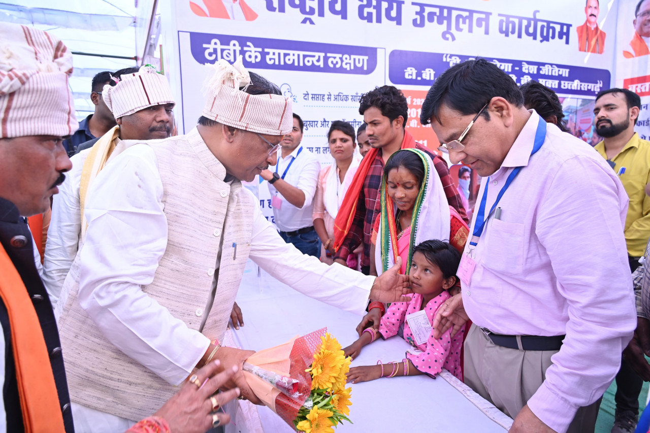 हृदय रोग के ऑपरेशन के लिए नन्ही बच्ची ने जताया मुख्यमंत्री का आभार…