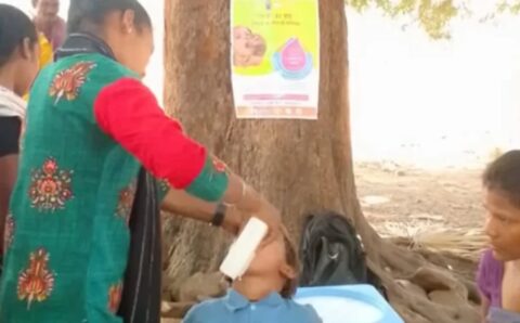 पोलियो ड्रॉप की जगह बच्चों को पिलाया गया आइस बैग का पानी…