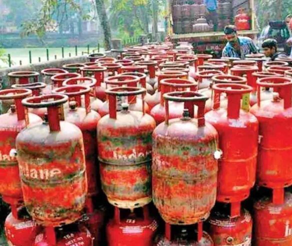 मोदी सरकार का बड़ा फैसला, अब LPG गैस सिलेंडर पर 100Rs की छूट…, लोगों को मिलेगी राहत।