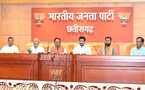 BJP का घोसणा पत्र हुआ जारी, मुख्यमंत्री ने बोला हमारा संकल्प पत्र हमारे लिए संविधान की तरह पवित्र दस्तावेज़…