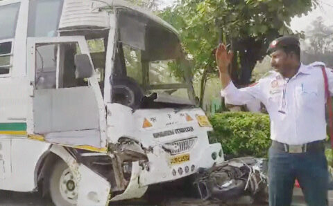 हरियाणा के बस हादसे के बाद आज दिल्ली में भी स्कूल बस के साथ हुआ हादसा..!!, एक की मौत…