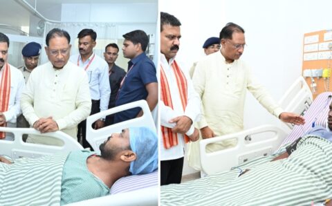 सीएम और डिप्टी सीएम से अस्पताल में मुलाकात के दौरान घायल जवान ने कहा , ठीक होते ही और मारूंगा