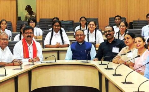 वीडियो : कृष्णा पब्लिक स्कूल के बच्चों ने विधानसभा का किया भ्रमण, सीएम साय ने सदन की कार्यवाही की दी जानकारी