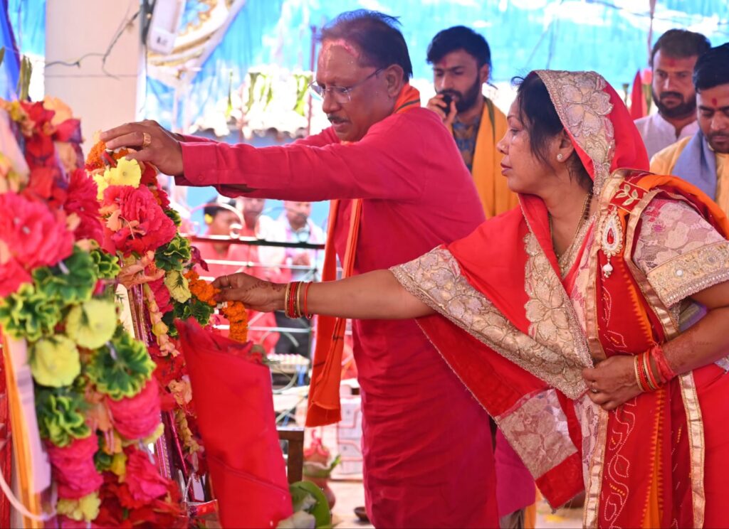 सीएम साय जशपुर के टाटीडांड में सनातन समाज के अनुष्ठान में हुए शामिल, प्रदेशवासियों को दी होली की शुभकामनाएँ