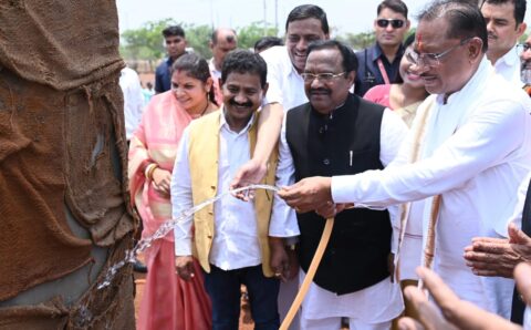 सीएम साय आज अचानक पहुंचे अछोटी,निर्माणाधीन महतारी सदन का लिया जायजा, पानी से की तराई