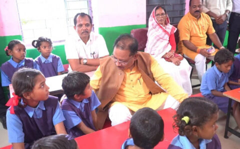 “पढ़ाई ठीक से करना है न… मोबाइल ज्यादा नहीं देखना”: मुख्यमंत्री साय