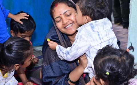 मंत्री लक्ष्मी राजवाड़े ने किया आंगनबाड़ी और प्राथमिक शाला का औचक निरीक्षण, बच्चों के साथ बिताया समय, कहा