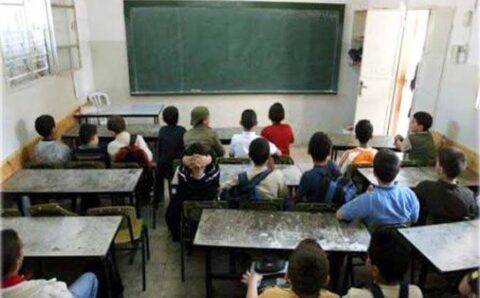 शिक्षकों की लापरवाही पर सख्त कार्रवाई: पहले दिन गैरहाज़िर 35 शिक्षकों की वेतन कटौती