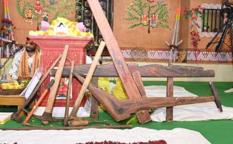 छत्तीसगढ़ी परंपराओं की झलक, पारंपरिक कृषि यंत्रों के साथ बिखरी सांस्कृतिक छटा