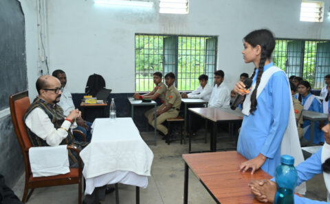 राज्यपाल डेका ने विद्यार्थियों को दिए सफलता के मंत्र