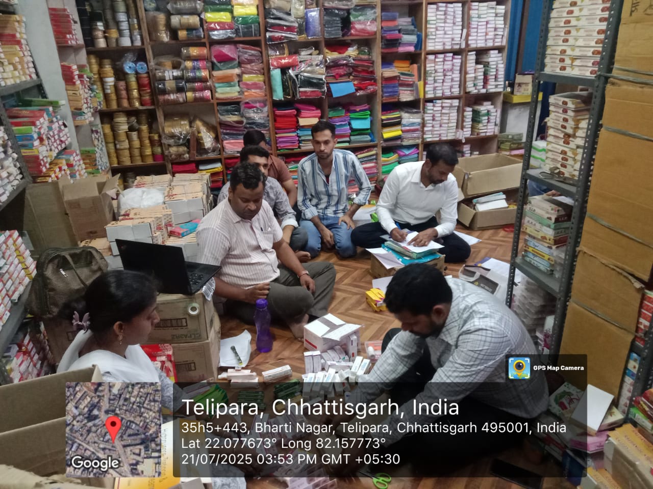 कॉस्मेटिक दुकान में मिला मेडिसिन का जखीरा, जब्त कर मामला दर्ज