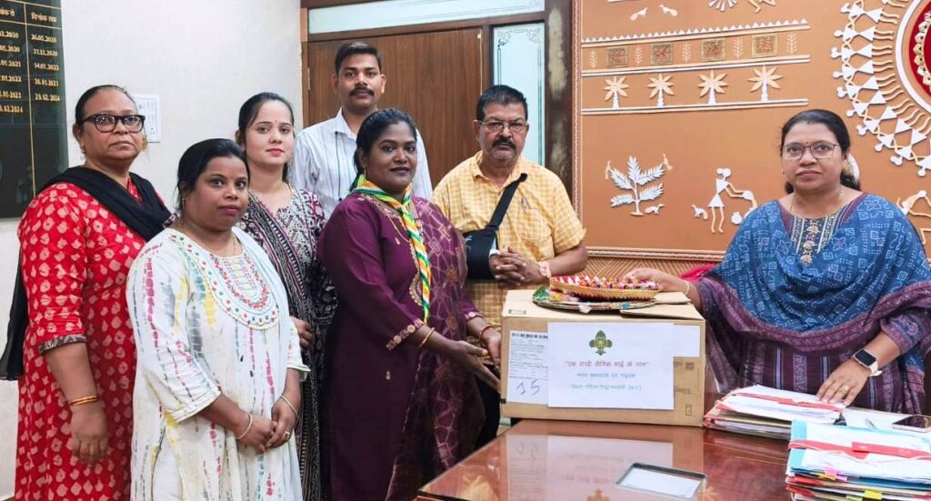 स्काउट गाइड की छात्राओं ने भेजा ‘एक राखी सैनिक भाइयों के नाम पर’…