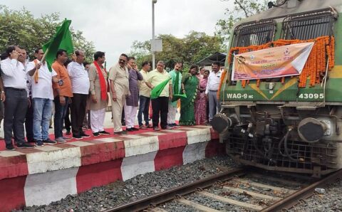 श्री रामलला दर्शन योजना के तहत सरगुजा संभाग से 850 श्रद्धालओं का जत्था अयोध्या धाम रवाना
