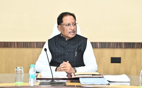 37.50 लाख के इनामी 22 नक्सलियों ने छोड़ी हिंसा, CM साय बोले – अब विकास की राह पर लौट रहे हैं लोग