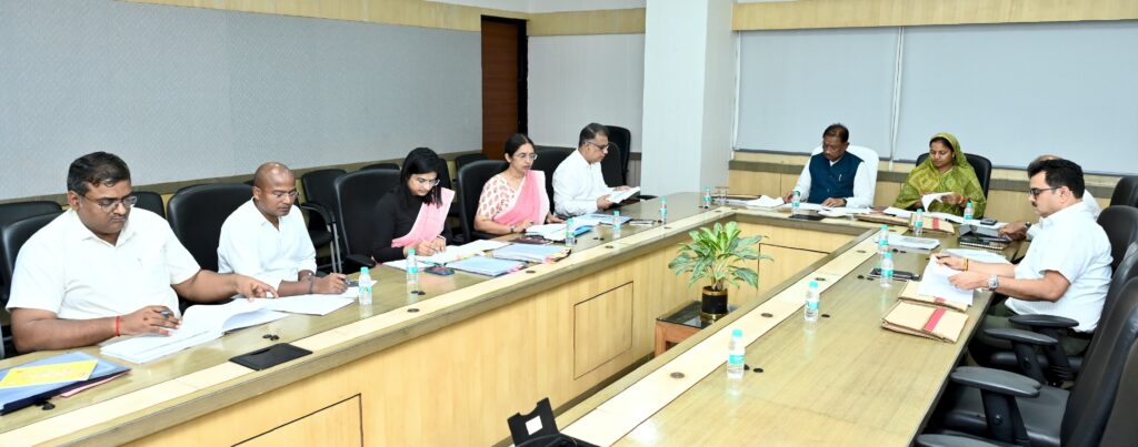 शत-प्रतिशत दिव्यांगजनों को कौशलयुक्त बनाने का लक्ष्य, पेंशन प्रकरणों का भी हो त्वरित निराकरण : मुख्यमंत्री