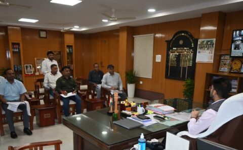 सघन जांच अभियान चलाकर उर्वरक की कालाबाजारी पर करें कार्यवाही -कलेक्टर